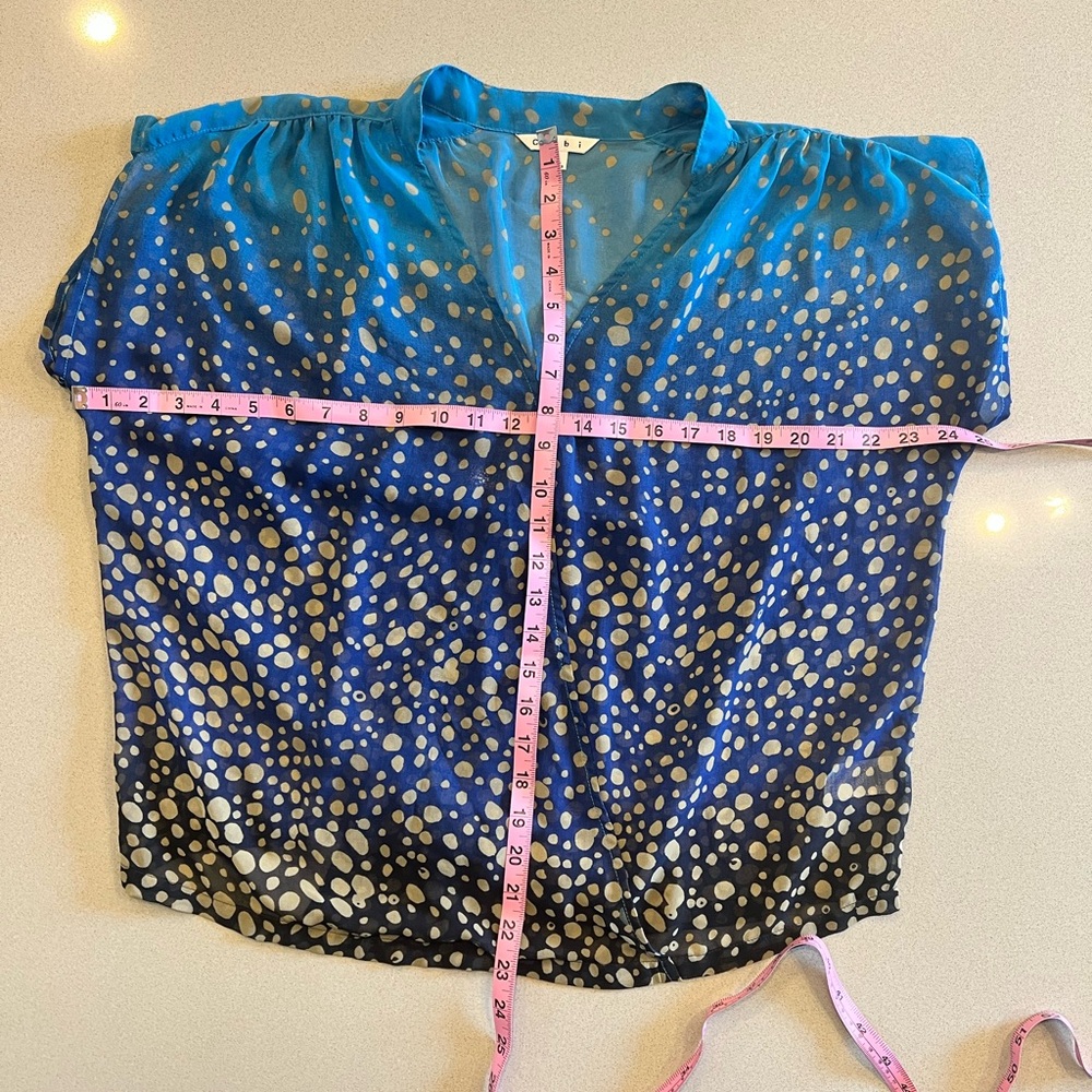 CAbi Women's Sz M Blue Ombre
Spotted Print Semi Sheer Cap Snap closure Faux Wrap - Picture 6 of 15